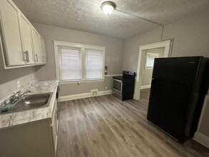 3026 Monroe Ave in Cleveland, OH - Building Photo - Building Photo