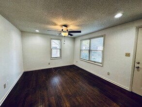8146 Belleview Ave in Kansas City, MO - Building Photo - Building Photo