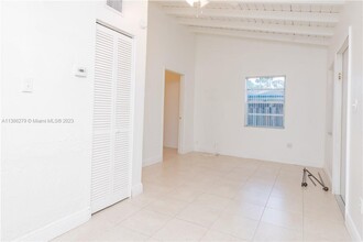 1809 SW 10th St-Unit -3 in Fort Lauderdale, FL - Building Photo - Building Photo