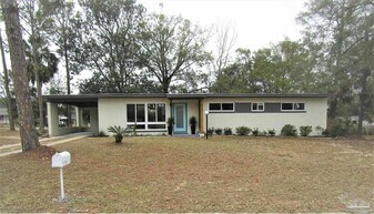 814 Woodland Dr in Pensacola, FL - Building Photo