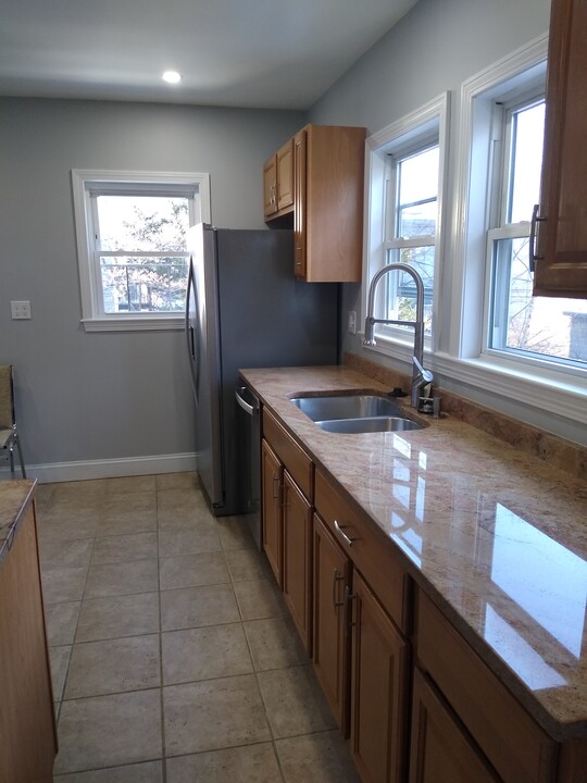 88 Alpine St, Unit 88 in Cambridge, MA - Building Photo