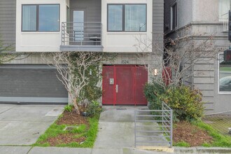 Lakeview Condos in Oakland, CA - Building Photo - Building Photo