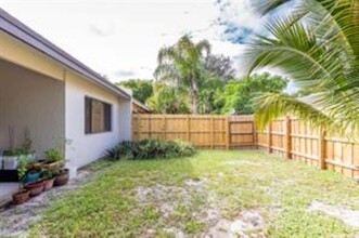 6989 NW 29th Way in Fort Lauderdale, FL - Building Photo - Building Photo