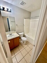 15309 Kamary Ln in San Antonio, TX - Foto de edificio - Building Photo