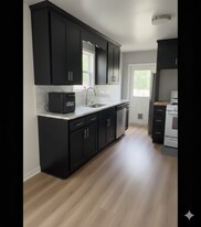 5055 Thomas St in Maple Heights, OH - Building Photo