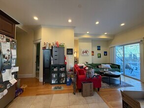 27 Essex St in Cambridge, MA - Building Photo - Building Photo