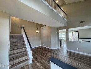 429 Dante Way in Oak Park, CA - Building Photo - Building Photo