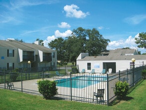 Brookley Pointe in Mobile, AL - Building Photo - Building Photo
