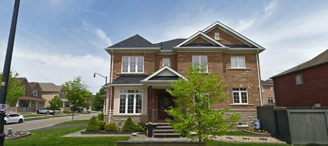 9 Bryony Rd in Brampton, ON - Building Photo - Building Photo
