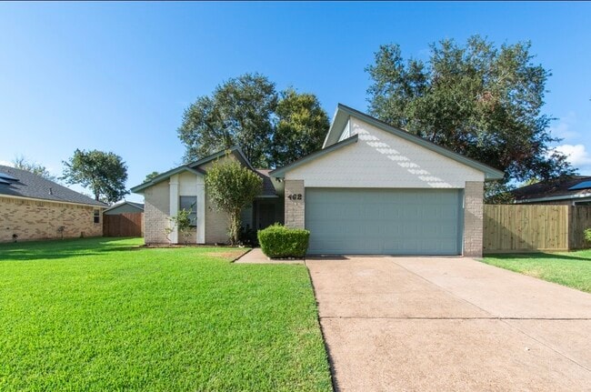 462 Capehill Dr in Webster, TX - Building Photo - Building Photo
