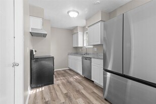 15423 Campden Hill Rd in Houston, TX - Building Photo