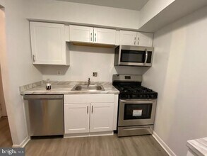 114 Van Buren Rd-Unit -11 in Voorhees Township, NJ - Foto de edificio - Building Photo