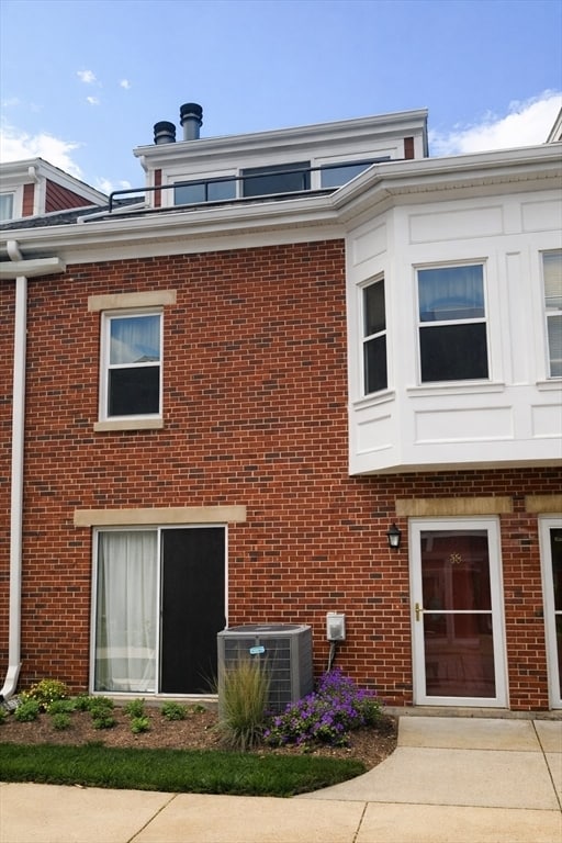 154 Quincy Shore Dr in Quincy, MA - Building Photo - Building Photo