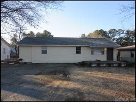 1511 Madden Rd in Jacksonville, AR - Building Photo