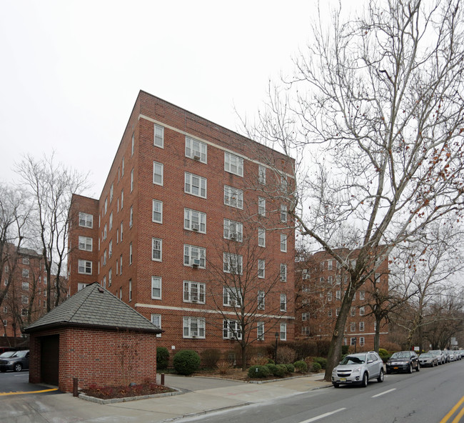 The Wellington in Bronxville, NY - Foto de edificio - Building Photo