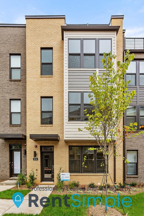 1636 Bandit Loop in Reston, VA - Building Photo