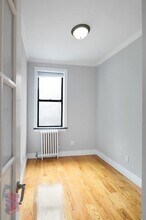 326 E 35th St in New York, NY - Building Photo - Building Photo