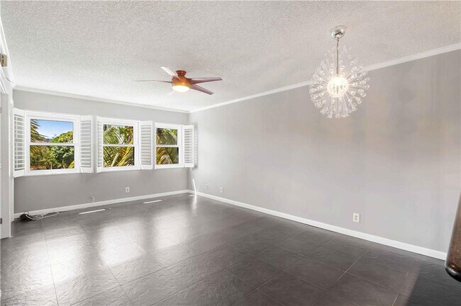 615 NE 12th Ave in Fort Lauderdale, FL - Building Photo - Building Photo