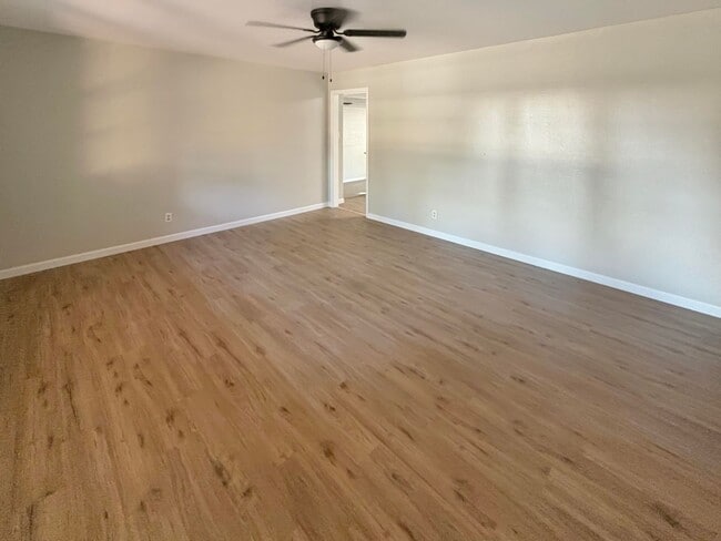 512 E Mesa Dr in Hobbs, NM - Building Photo - Building Photo