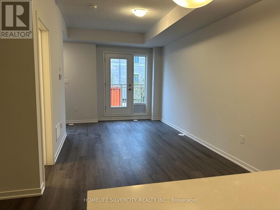 10-110 Lloyd Janes Ln in Toronto, ON - Building Photo
