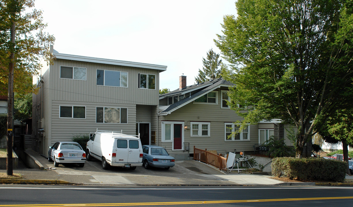 East 18th Apartments in Eugene, OR - Building Photo