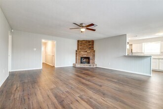 1003 W Nelda Rd in Houston, TX - Building Photo - Building Photo