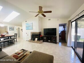 2280 Ironstone Dr E in Jacksonville, FL - Building Photo - Building Photo