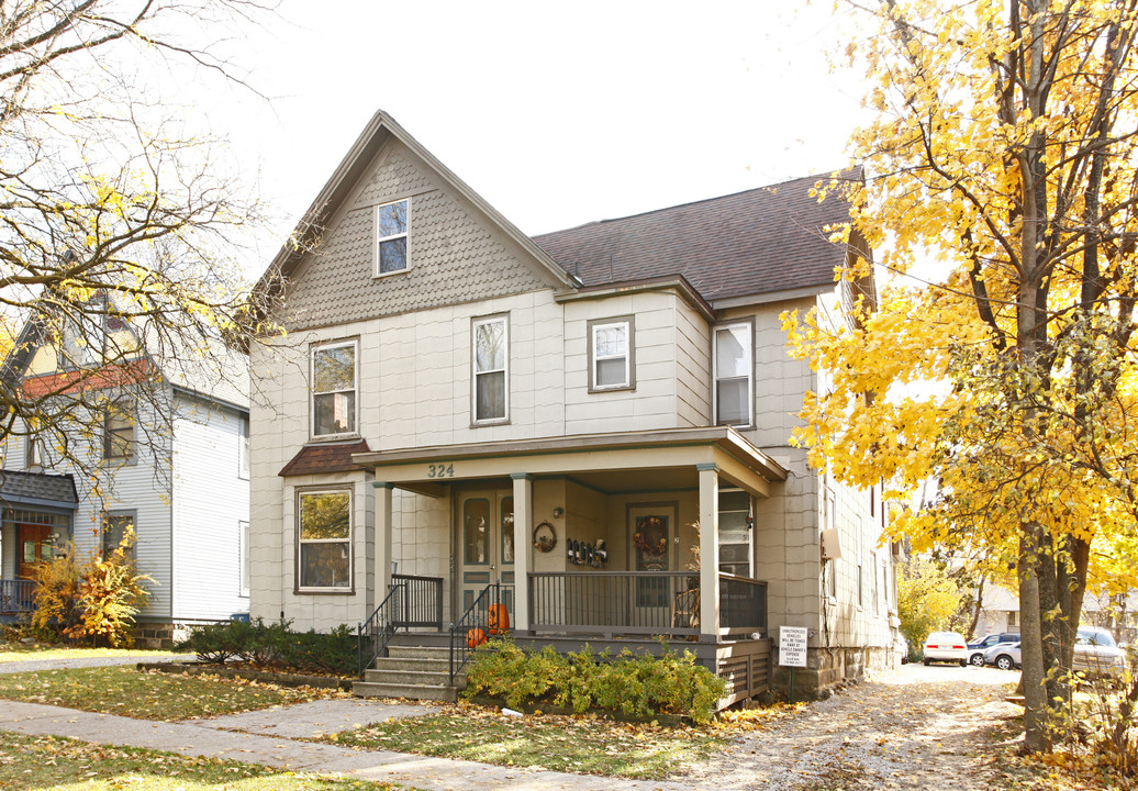 324 E Jefferson St in Ann Arbor, MI - Foto de edificio