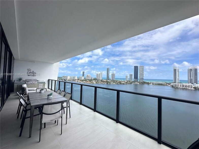 5000 Island Estates Dr, Unit 1407 in Aventura, FL - Building Photo