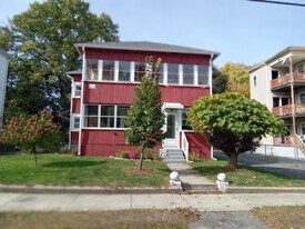 173 6th St, Unit 1st floor in Leominster, MA - Building Photo