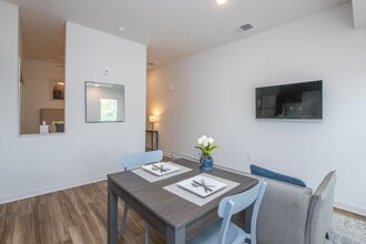 East Seventy Nine Apartments in Nashville, TN - Foto de edificio - Building Photo