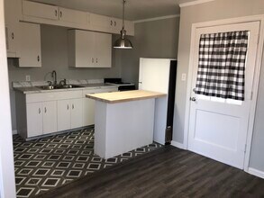2914 Vickie Dr. Apt. D, Unit D in Del City, OK - Building Photo - Building Photo