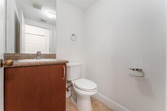 18032 NW 74th Ct in Hialeah, FL - Building Photo - Building Photo