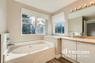 24712 234th Way SE in Maple Valley, WA - Building Photo - Building Photo