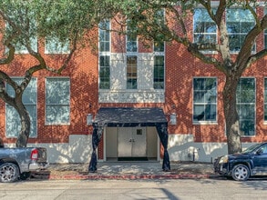 Live Oak Lofts in Houston, TX - Building Photo - Building Photo