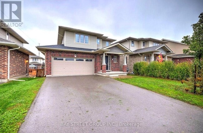 15 Kenmar Ct in St Catharines, ON - Building Photo - Building Photo