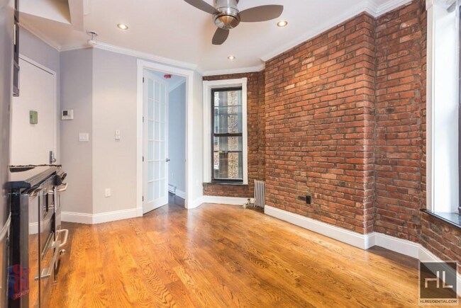 W 103RD ST. in New York, NY - Building Photo - Building Photo