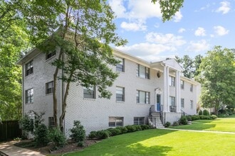 Cahaba Hills Apartments in Vestavia Hills, AL - Building Photo - Building Photo