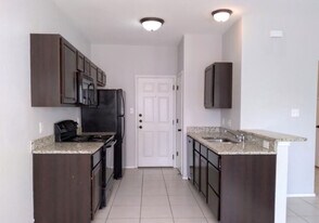 8704 Vista de Nubes in Converse, TX - Building Photo