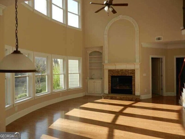 5745 Swift Creek Ct in Suwanee, GA - Foto de edificio - Building Photo
