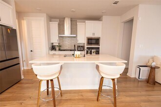 6404 Mallord Brook Bend, Unit 4548 20th Avenue NE  - 110 in Austin, TX - Building Photo - Building Photo