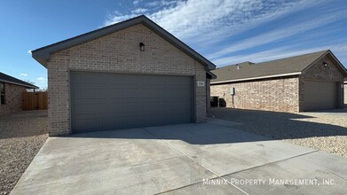 7716 Date Ave in Lubbock, TX - Building Photo - Building Photo