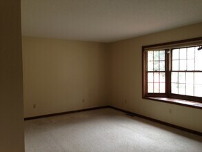 2303 Carlisle Dr in Champaign, IL - Building Photo - Building Photo