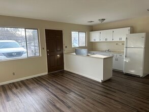 2423 North Ave, Unit Unit D in Chico, CA - Building Photo - Building Photo