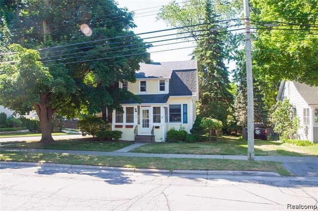 703 1st St in Rochester, MI - Foto de edificio - Building Photo