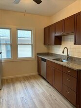 2077 Lewis Dr, Unit Upper in Lakewood, OH - Building Photo - Building Photo