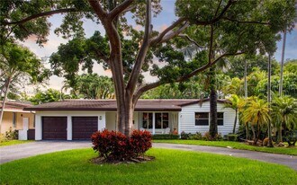 921 Alava Ave in Coral Gables, FL - Building Photo