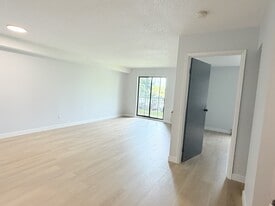 2950 Elsmere Ave in Windsor, ON - Building Photo