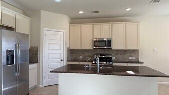 3822 Supremes Trail in Spring, TX - Building Photo