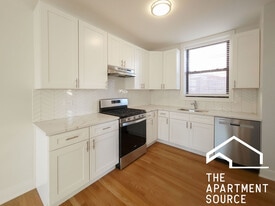 3923 N Keeler Ave, Unit 1S in Chicago, IL - Building Photo